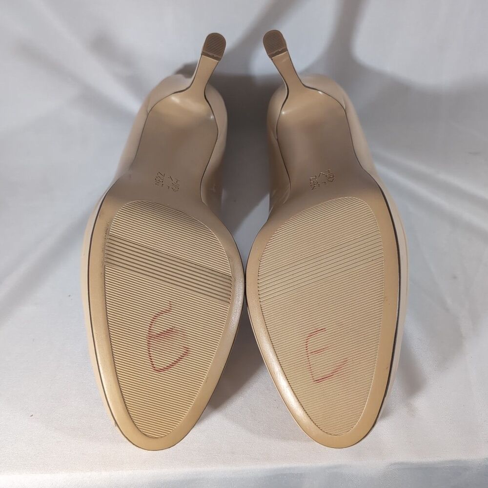 Naturalizer Women's 11W CELINA Pump Beige (Nude) Color Closed Toe Leather Upper - Picture 5 of 6